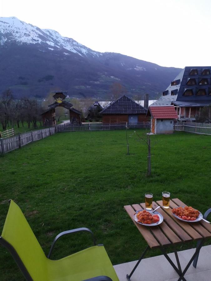 Bed and Breakfast Visitor Yard Плав Экстерьер фото