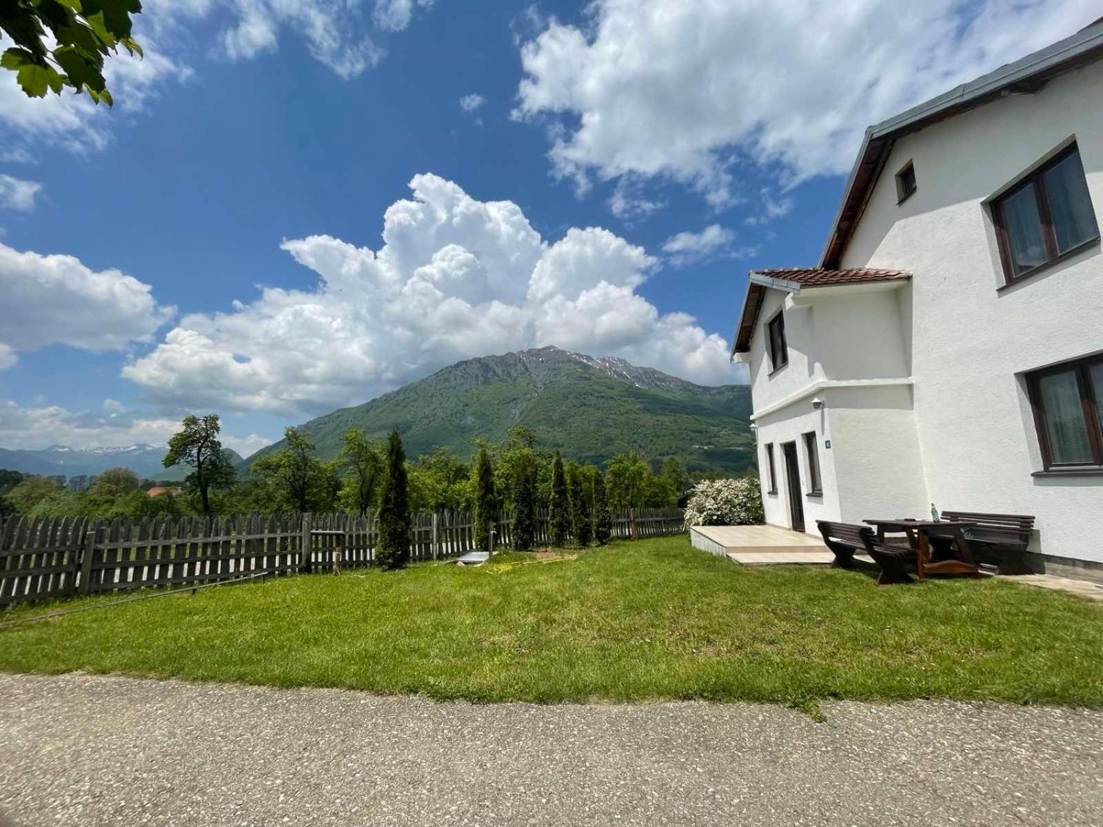 Bed and Breakfast Visitor Yard Плав Экстерьер фото