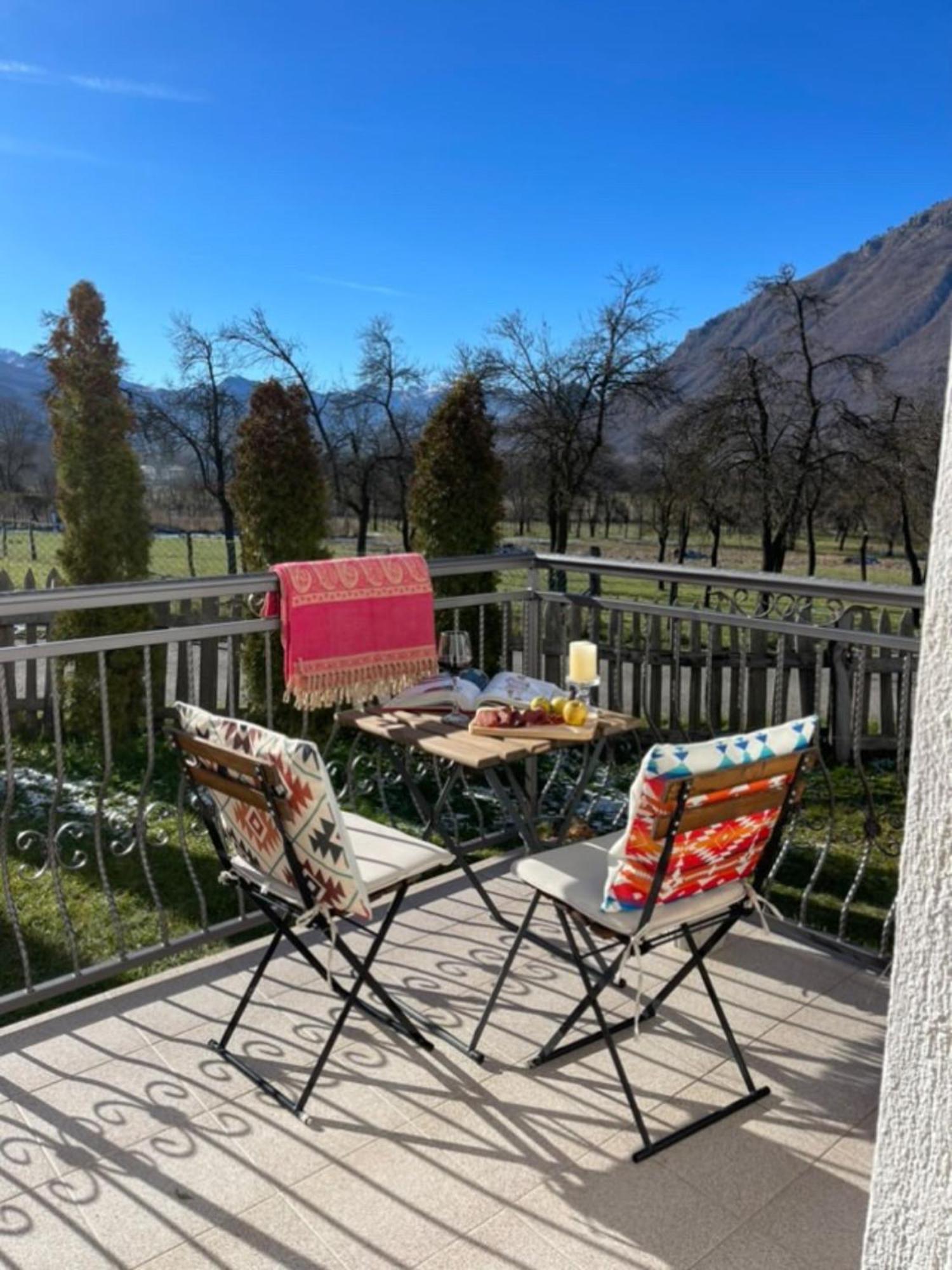 Bed and Breakfast Visitor Yard Плав Экстерьер фото