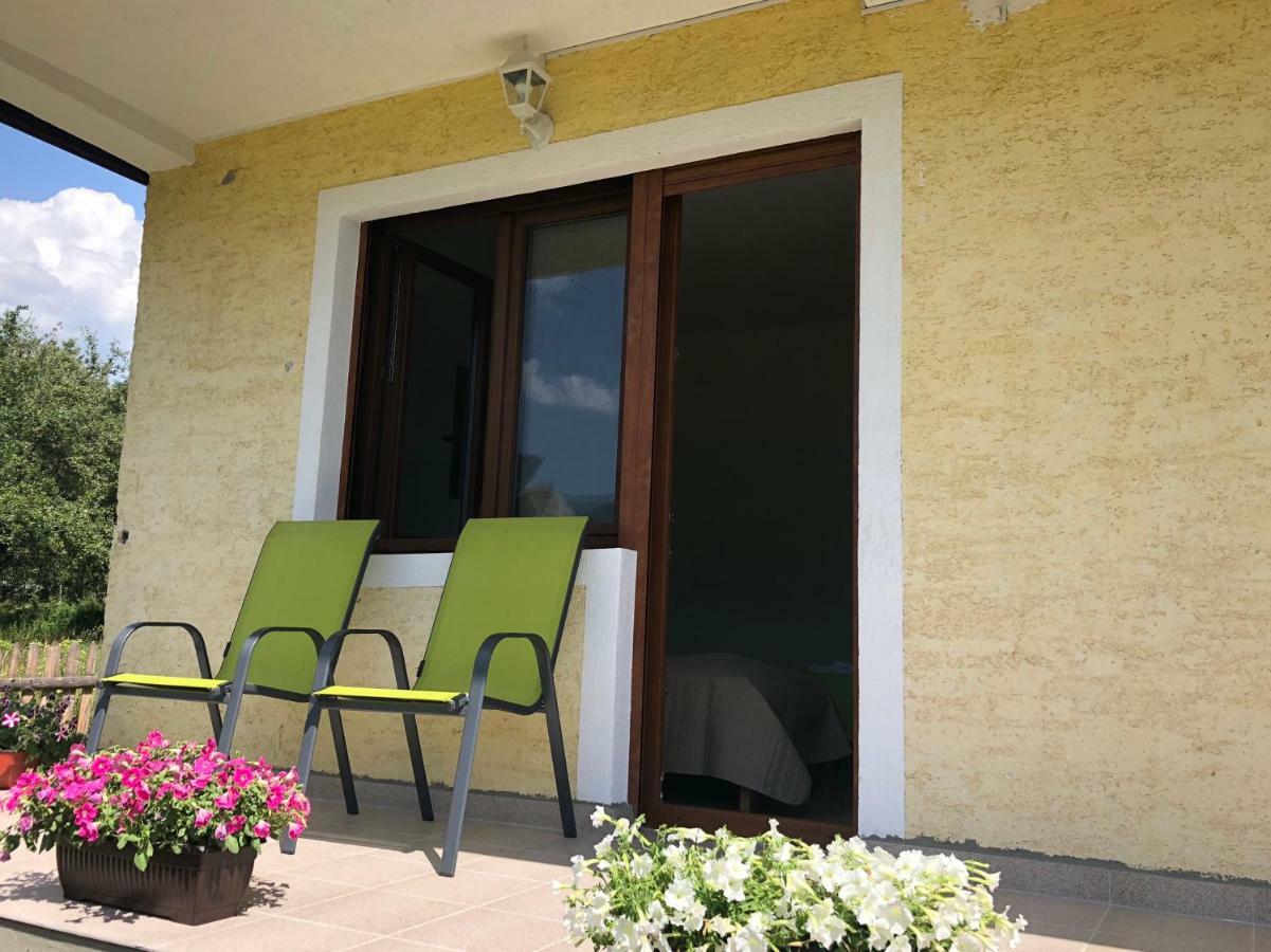 Bed and Breakfast Visitor Yard Плав Экстерьер фото